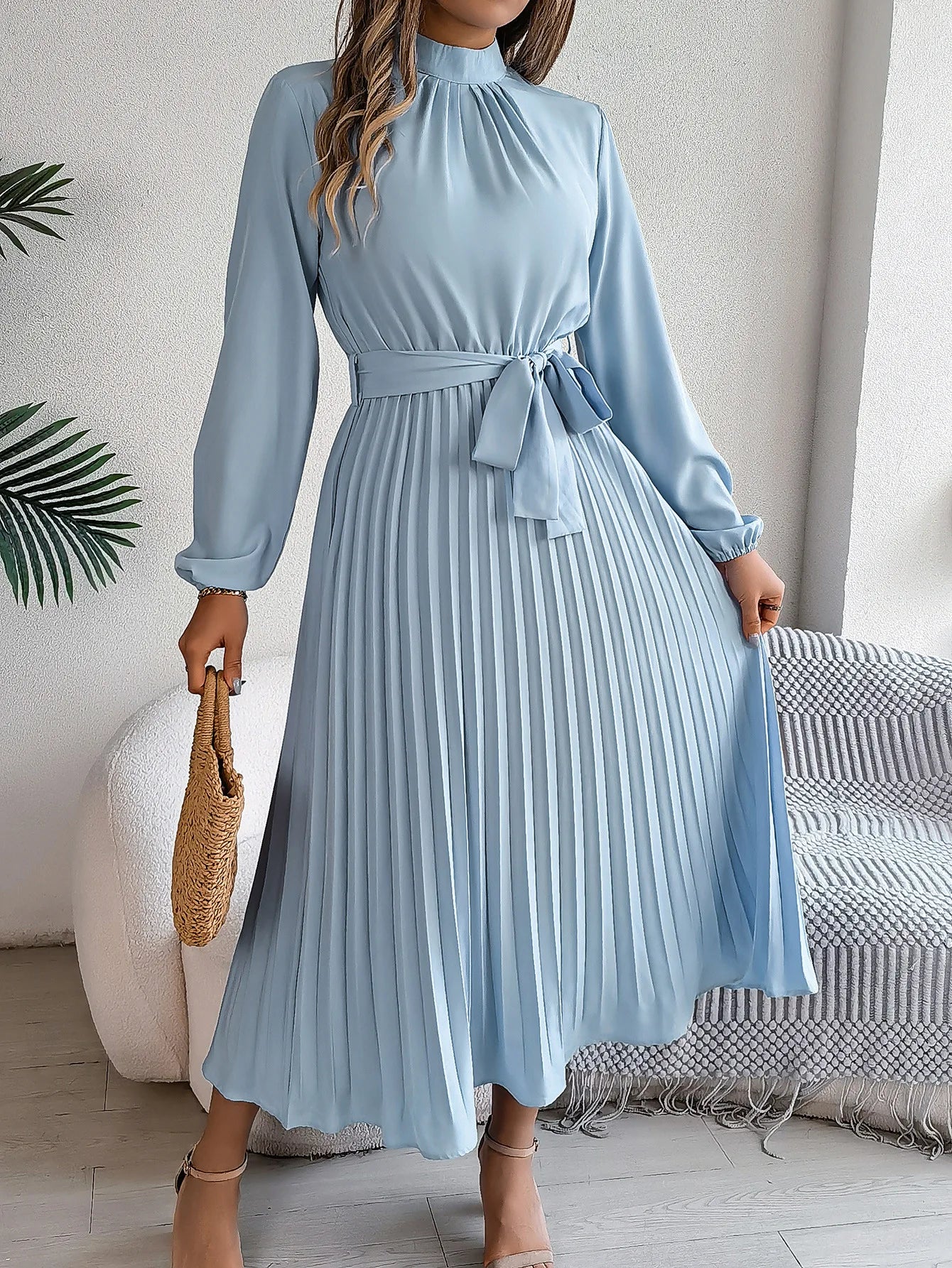 Women's Solid Color Elegant Stand Collar Long Sleeve Pleated Dress