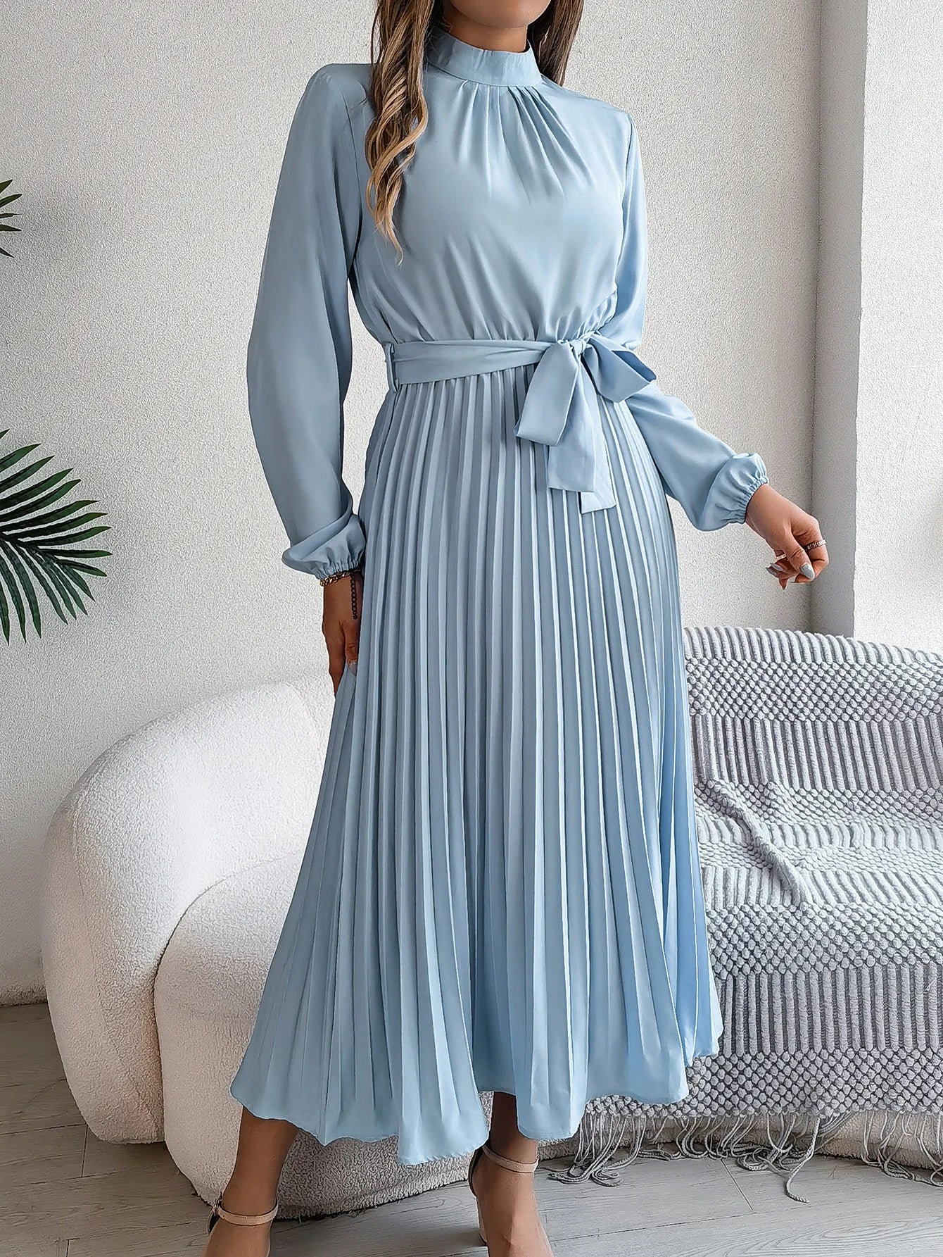 Women's Solid Color Elegant Stand Collar Long Sleeve Pleated Dress