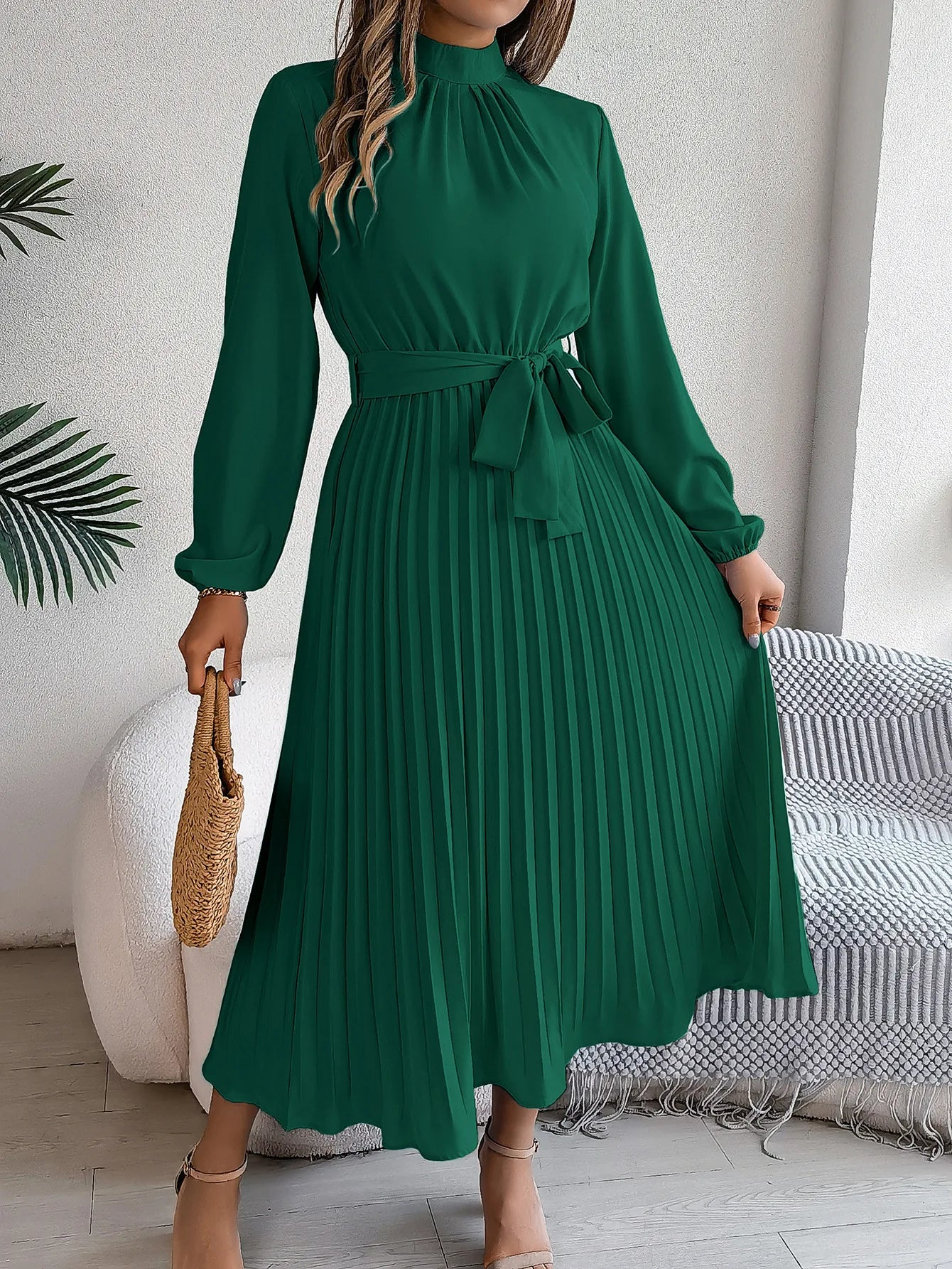 Women's Solid Color Elegant Stand Collar Long Sleeve Pleated Dress